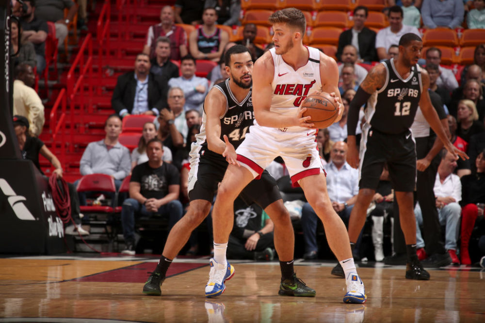  巴特勒关键封盖热火险胜凯尔特人  